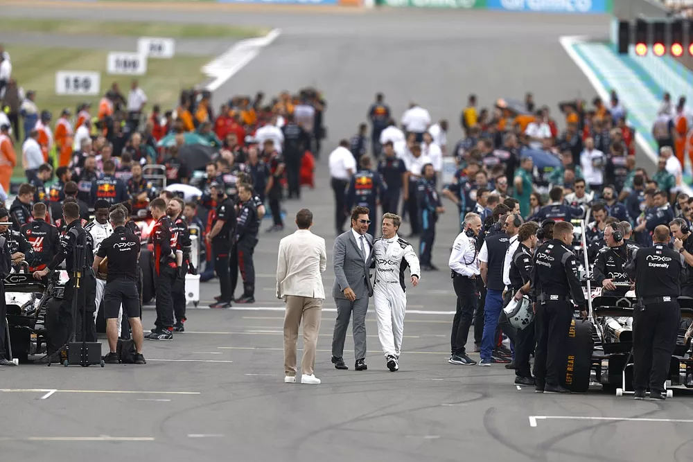 Los actores Javier Bardem y Brad Pitt en la parrilla rodaje