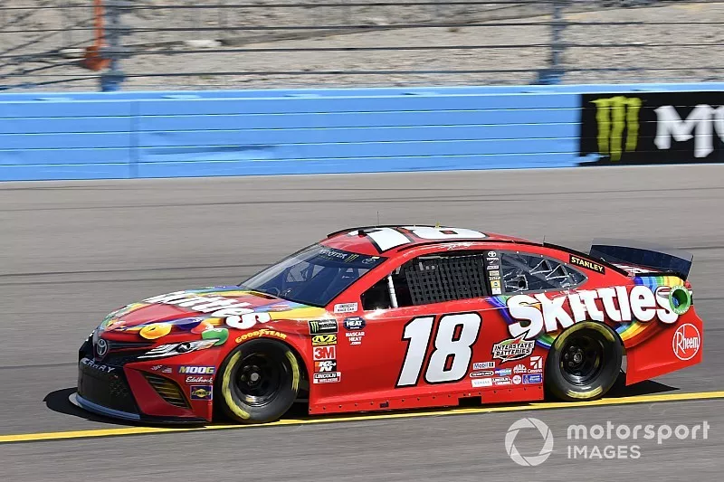 Kyle Busch, Joe Gibbs Racing, Toyota Camry SKITTLES