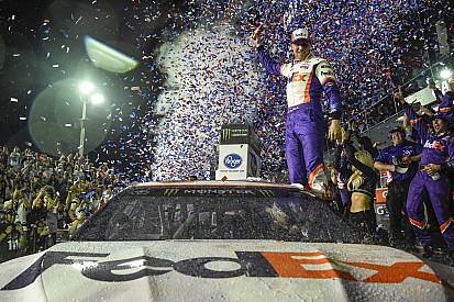 Danny Hamlin 2019 Daytona 500’ü kazandı, JGR ekibi ilk üçü kapattı