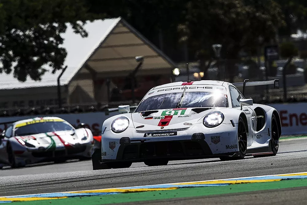 #91 Porsche GT Team Porsche 911 RSR - 19 LMGTE Pro of Gianmaria Bruni, Richard Lietz, Frederic Makowiecki 