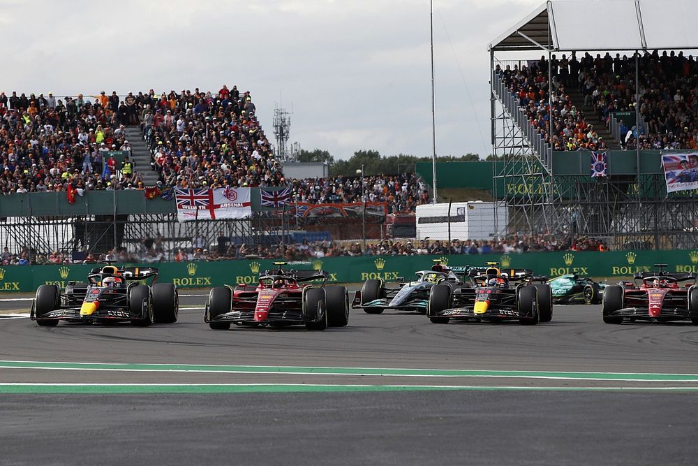 Carlos Sainz, Ferrari F1-75, Max Verstappen, Red Bull Racing RB18, Sergio Pérez, Red Bull Racing RB18, Charles Leclerc, Ferrari F1-75, Lewis Hamilton, Mercedes W13