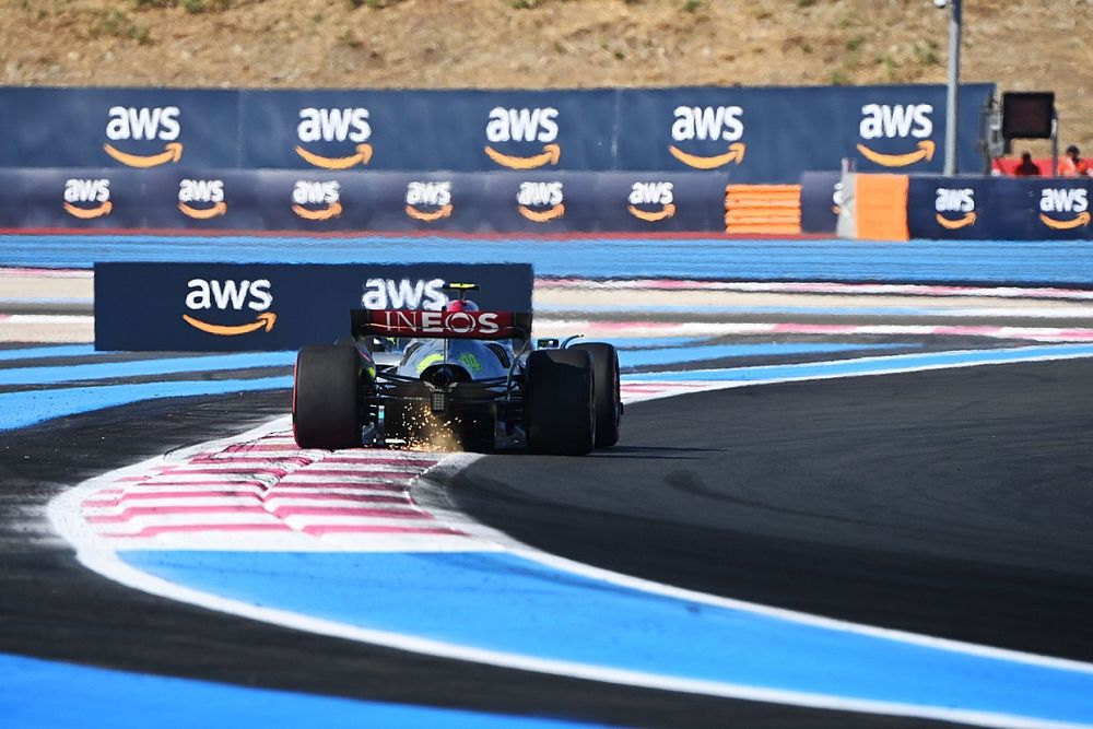 Lewis Hamilton, Mercedes W13, kicks up some sparks