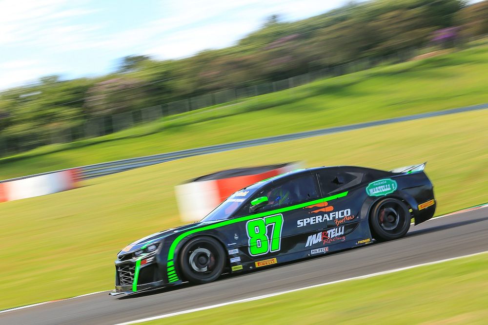 Carro de Rodrigo Sperafico e Jorge Martelli