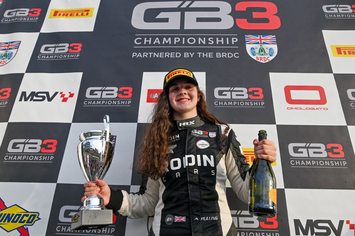 Abbi Pulling earns widespread praise after historic GB3 race win