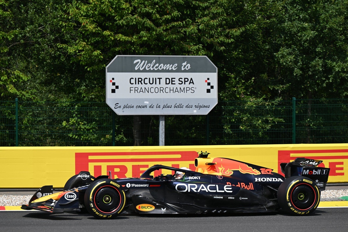 F1 レッドブル　角田裕毅　フェルスタッペン　カード　非売品 yuki-tsunoda-red-bull-racing-t.jpg