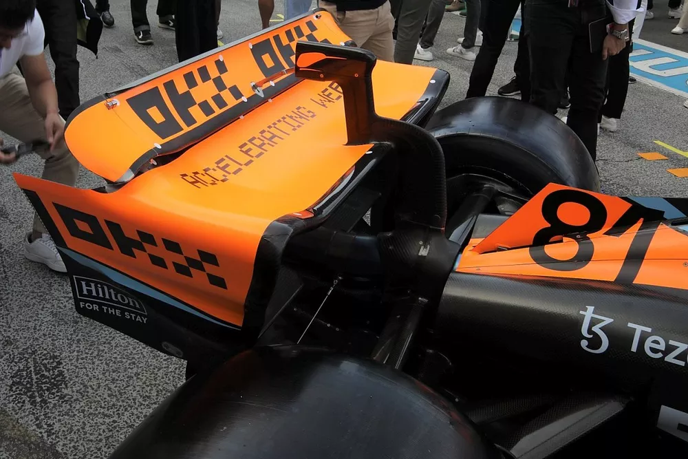 McLaren MCL60