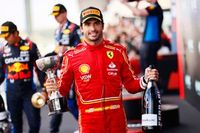 Checo Pérez es el "corcho en la botella" para el futuro de Sainz en F1