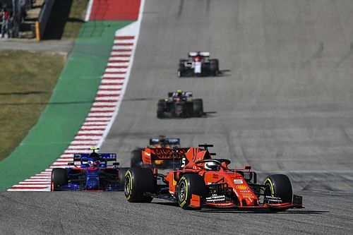 Vettel: Ferrari wydaje inne polecenia niż Red Bull