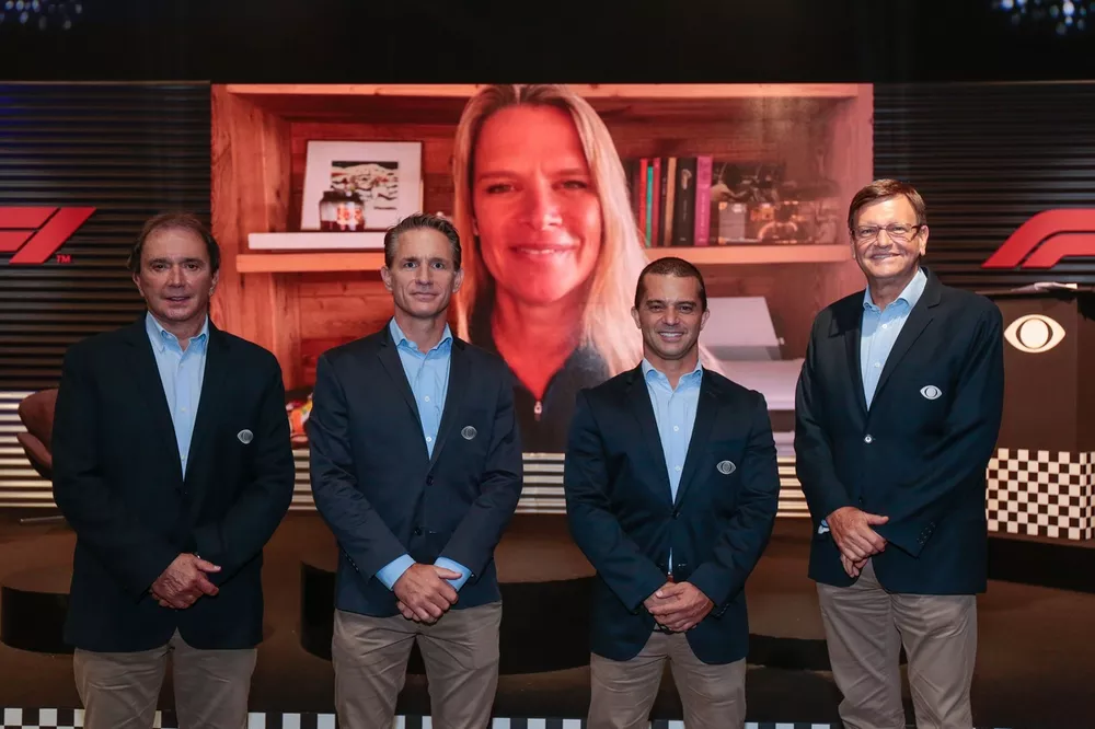 Reginaldo Leme, Felipe Giaffone, Max Wilson e S&eacute;rgio Maur&iacute;cio, com Mariana Becker em tel&atilde;o ao fundo
