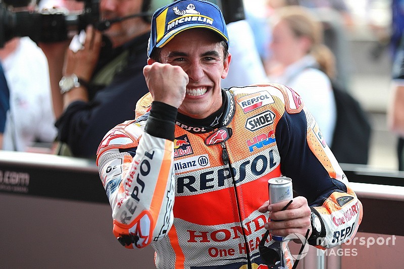 Honda-teambaas lovend over Marquez: “Hij gedraagt zich niet als een superster”