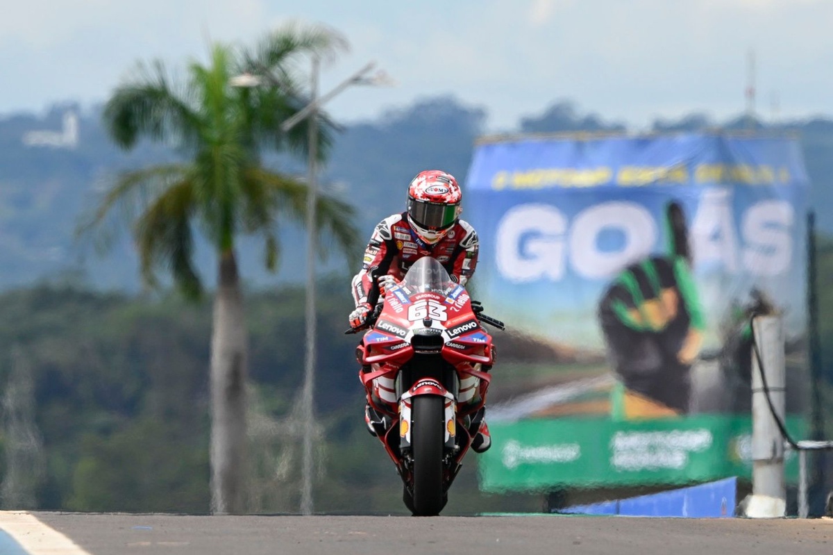 Bagnaia: "Hoy, la moto estaba para permitirme luchar delante, pero la he fastidiado"