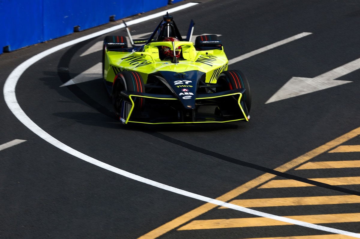 F-E: Dennis vence eP caótico em Sanya em dobradinha da Andretti com Drugovich em 2º; Di Grassi é 10º