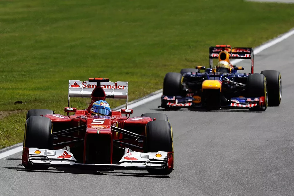 Fernando Alonso, Ferrari F2012 devant Sebastian Vettel, Red Bull Racing RB8