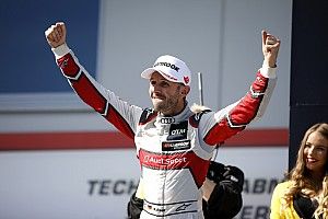 Rast wr&oacute;cił na tron