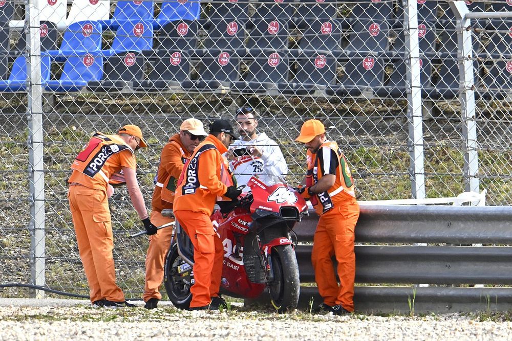 Pol Espargar&oacute;, Tech3 GASGAS Factory Racing moto accidentada