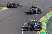 F1: Russell deve reavaliar aposta de "limpa" da Red Bull em 2023 com atualizações da Mercedes