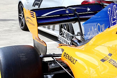 McLaren: vissza a gyökerekhez, eltűntek a fodrok a hátsó szárny véglapjáról