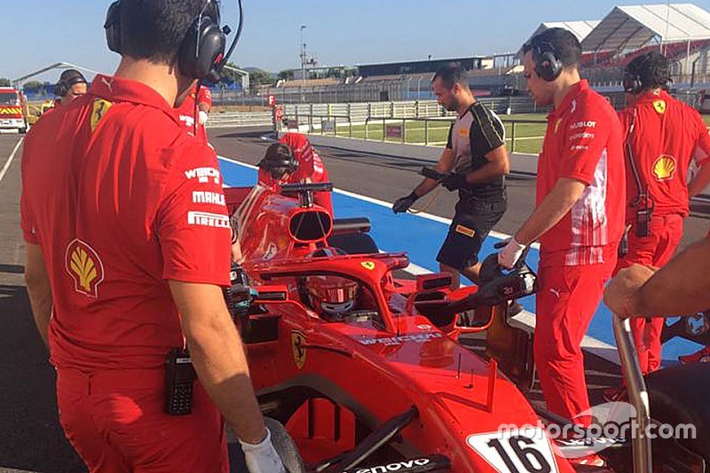 Leclerc probó con Ferrari en el test de Pirelli