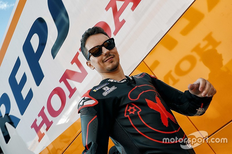 Brutta tegola per Lorenzo: l'operazione allo scafoide è riuscita, ma salterà i test di Sepang!