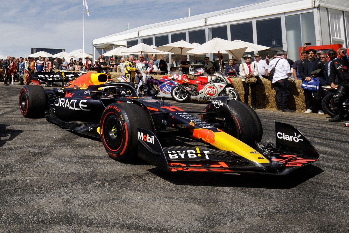 ゆ*う様 【限定・非売品】F1 日本GP レッドブル ポストカード 角田裕毅 マ f1-2 画像｜角田裕毅選手のマシンもデザインされた『F1速報日本