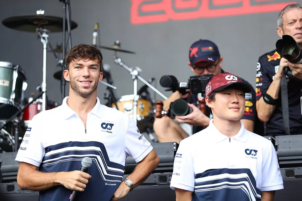 Pierre Gasly, Scuderia AlphaTauri, with Yuki Tsunoda, Scuderia AlphaTauri 