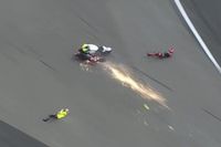 VIDEO: el impresionante choque de Bezzecchi contra Viñales en Australia