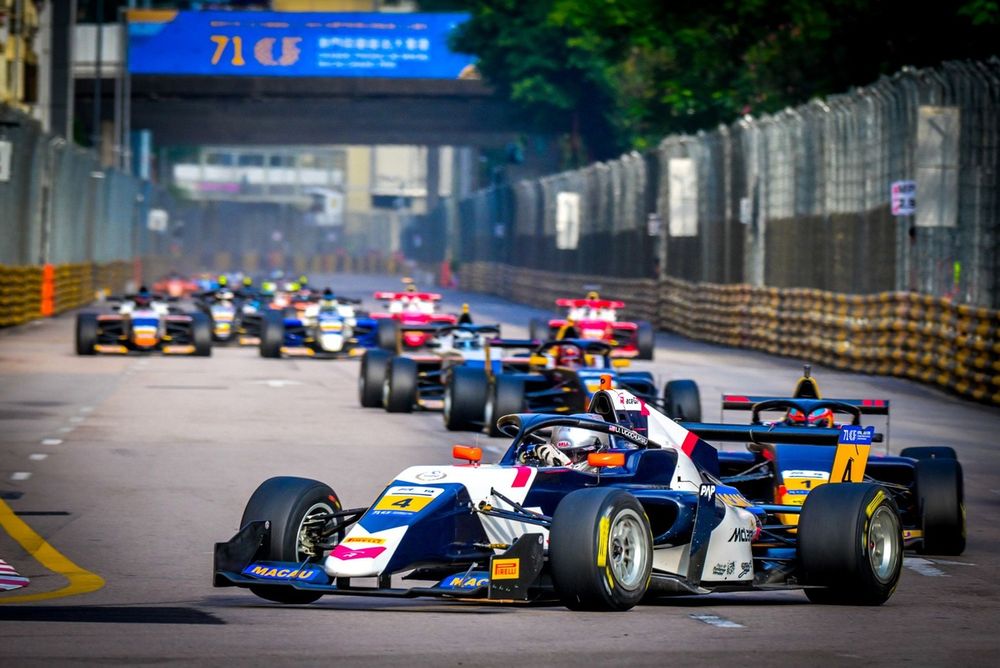 Ugo Ugochukwu, R-ace GP