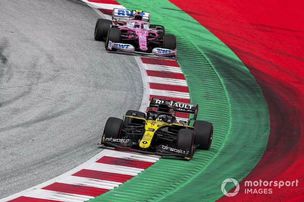 Daniel Ricciardo, Renault F1 Team R.S.20, devant Lance Stroll, Racing Point RP20