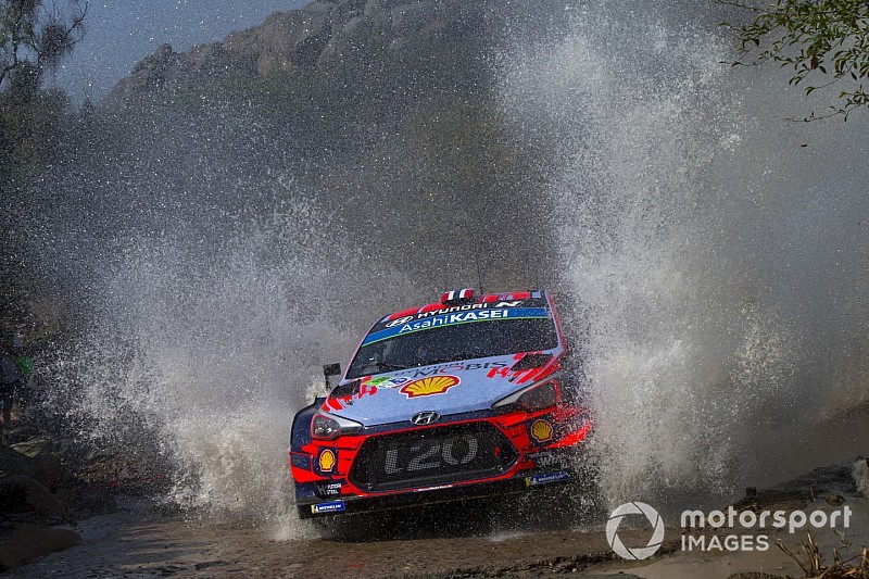 Mikkelsen manda en la mañana del viernes del Rally México