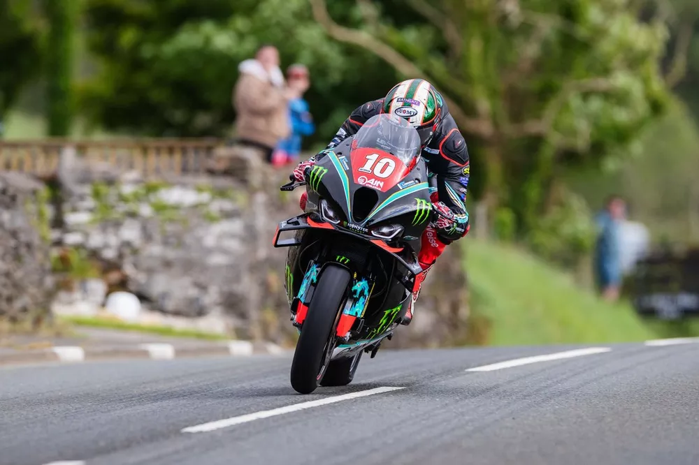 Peter Hickman, FHO Racing BMW