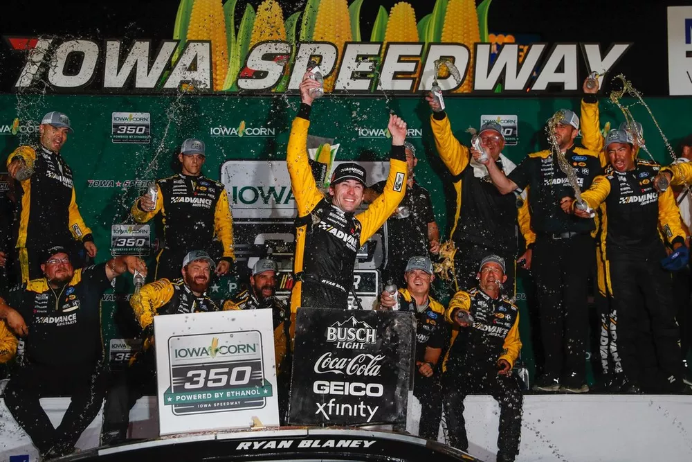 Race winner Ryan Blaney, Team Penske, Advance Auto Parts Ford Mustang