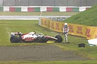 VÍDEO: Schumacher aquaplana na pista e detona carro após TL1 em Suzuka; veja