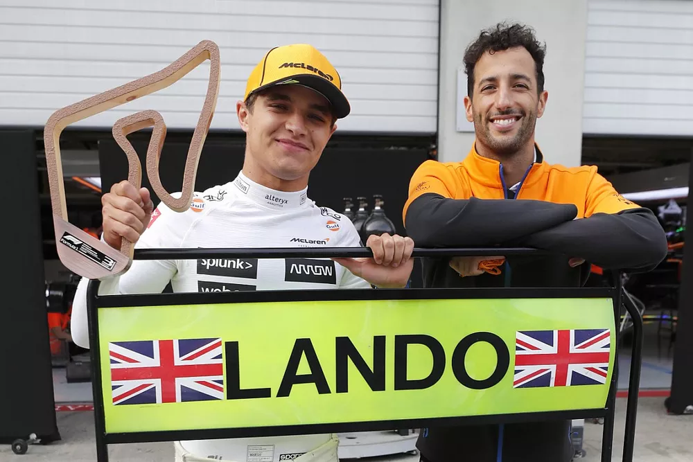 Lando Norris, McLaren, en Daniel Ricciardo, McLaren