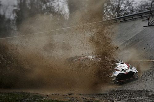 Ogier najlepszy w połowie dnia