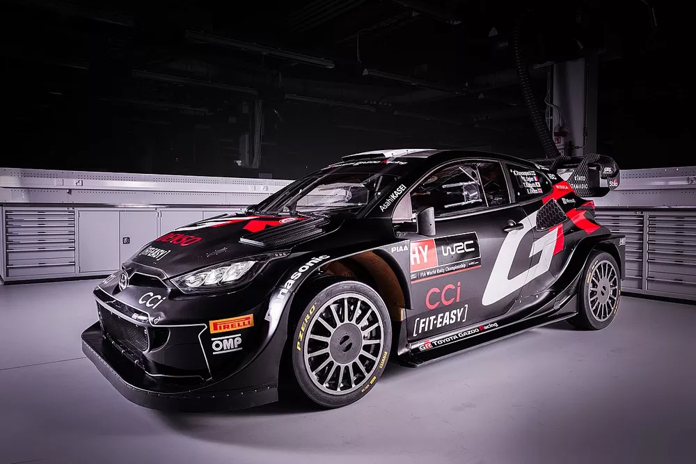 な*る様 TOYOTA GR Yaris Rally1 2024 フィンランド Ixo 1:43 Toyota GR Yaris Rally1 Hybrid #17 Winner Rallye Finland