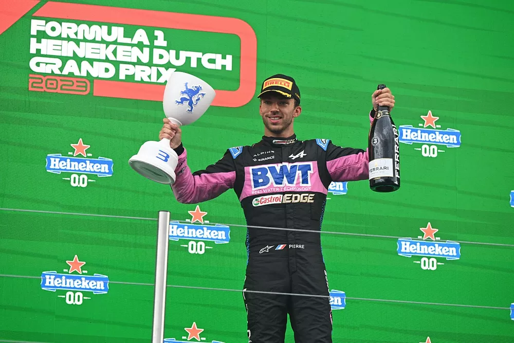 Pierre Gasly, Alpine F1 Team, troisi&egrave;me, sur le podium