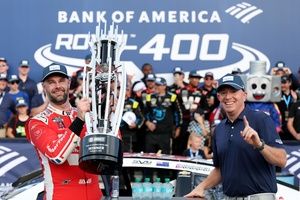 NASCAR Cup: Gisbergen vence no ROVAL em corrida marcada por final insano com Chastain 'de ré'