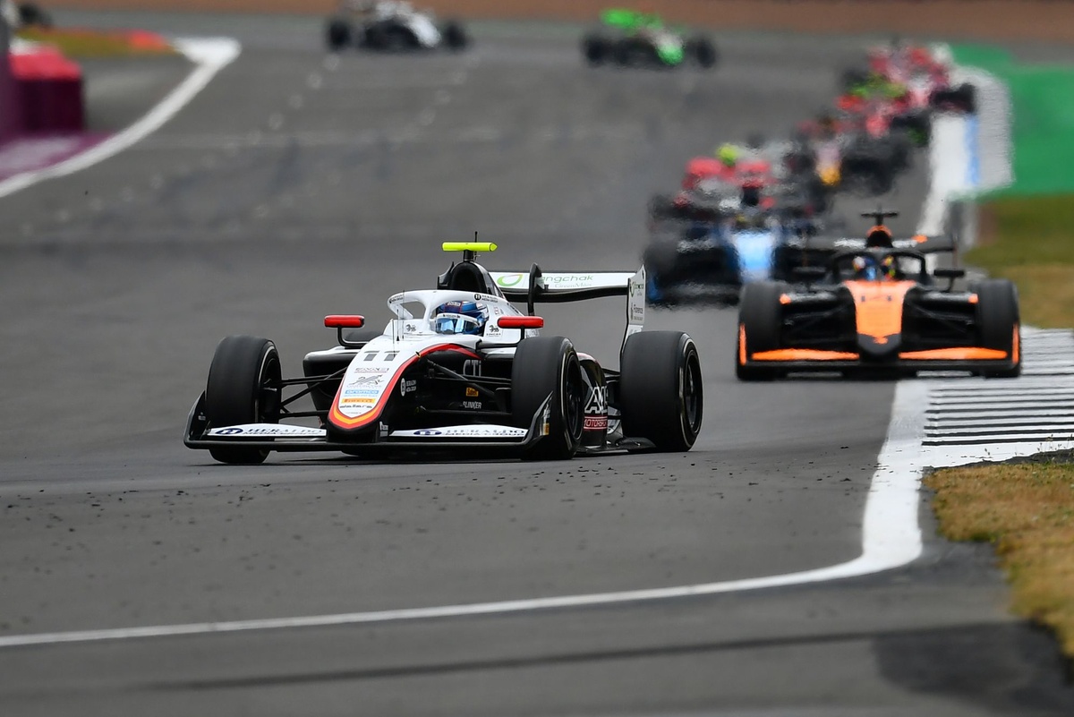 Inthraphuvasak z drugim zwycięstwem w F3