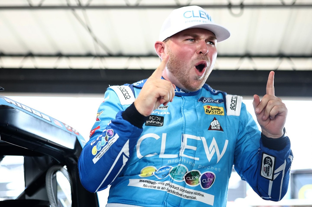 The exact moment where Layne Riggs figured out NASCAR Truck racing
