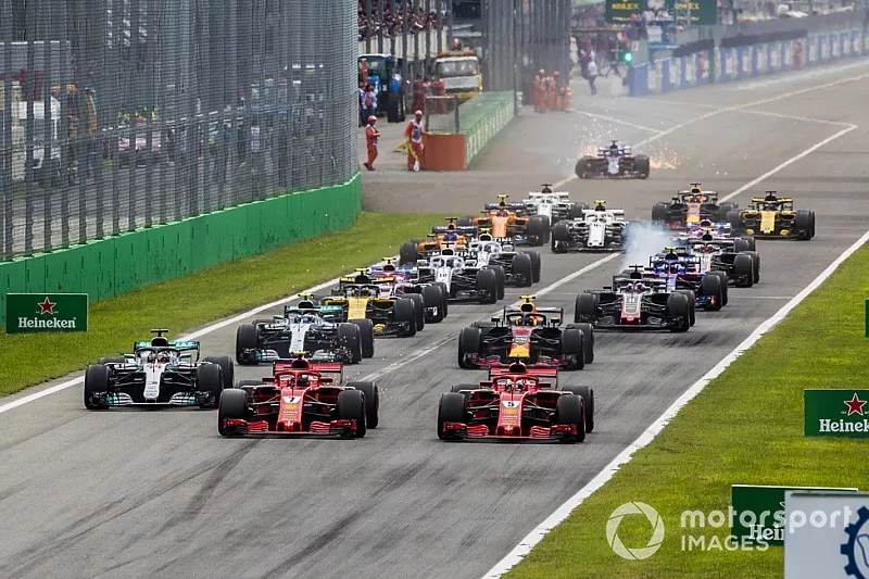 Kimi Raikkonen, Ferrari SF71H, Sebastian Vettel, Ferrari SF71H, Lewis Hamilton, Mercedes AMG F1 W09, Valtteri Bottas, Mercedes AMG F1 W09, Max Verstappen, Red Bull Racing RB14 Tag Heuer.