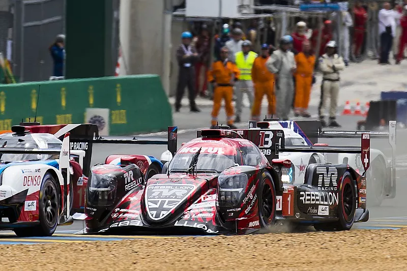 #1 Rebellion Racing Rebellion R-13: Andre Lotterer, Neel Jani, Bruno Senna, #8 Toyota Gazoo Racing Toyota TS050: S&eacute;bastien Buemi, Kazuki Nakajima, Fernando Alonso