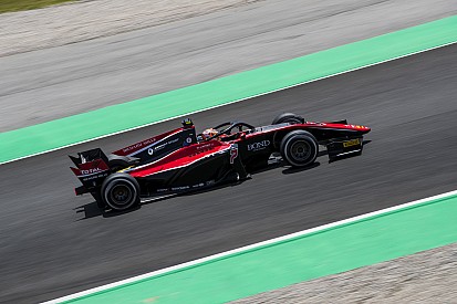 F2 Barcelona: Aitken kuasai sprint race, Gelael naik 9 posisi