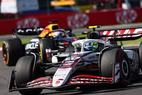 Bearman sinti&oacute; "la mayor presi&oacute;n" de su vida en el duelo con Verstappen