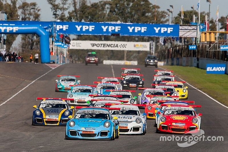 Largada de la primera carrera de la Cup