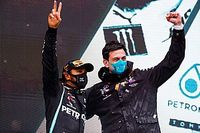 Wolff defende mensagens "polarizadoras" transmitidas por Hamilton na F1