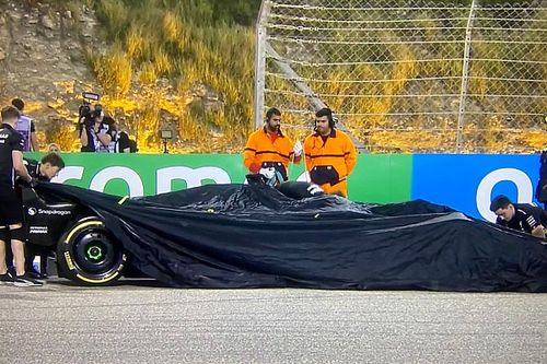 Mercedes con problemas en los test y detiene su programa 