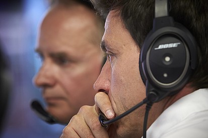 Wolff: "Mercedes necesita despertar, fue una mierda de resultado"