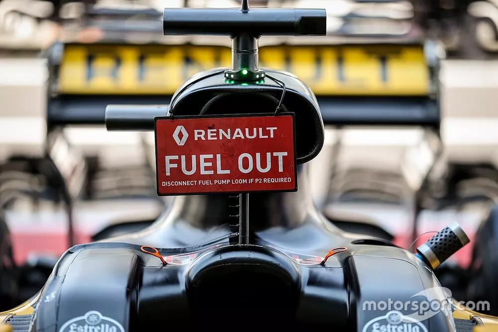 Fuel Out sign of Nico Hulkenberg, Renault Sport F1 Team RS17