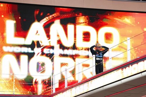 Norris, orgulloso de lograr el t&iacute;tulo sin necesidad de ser agresivo: "A m&iacute; manera"