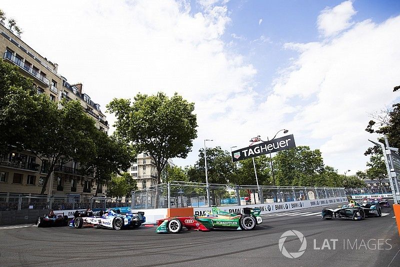 Antonio Felix da Costa, Amlin Andretti Formula E Team. leads Lucas di Grassi, ABT Schaeffler Audi Sp